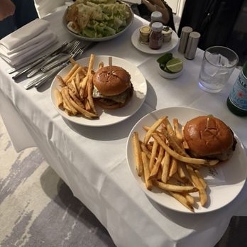 The St. Regis Toronto - The halal burgers at 11:00pm the day we got in with a movie night set up for us. So nice to have good halal options. - Hotels Near Me - Toronto, Ontario The St. Regis Toronto - The halal burgers at 11:00pm the day we got in with a movie night set up for us. So nice to have good halal options. - Hotels Near Me - Toronto, Ontario