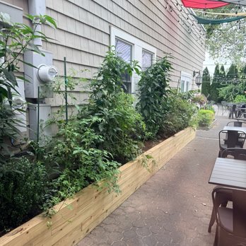 Emilio's Kitchen - American Near Me - Belmar, New Jersey