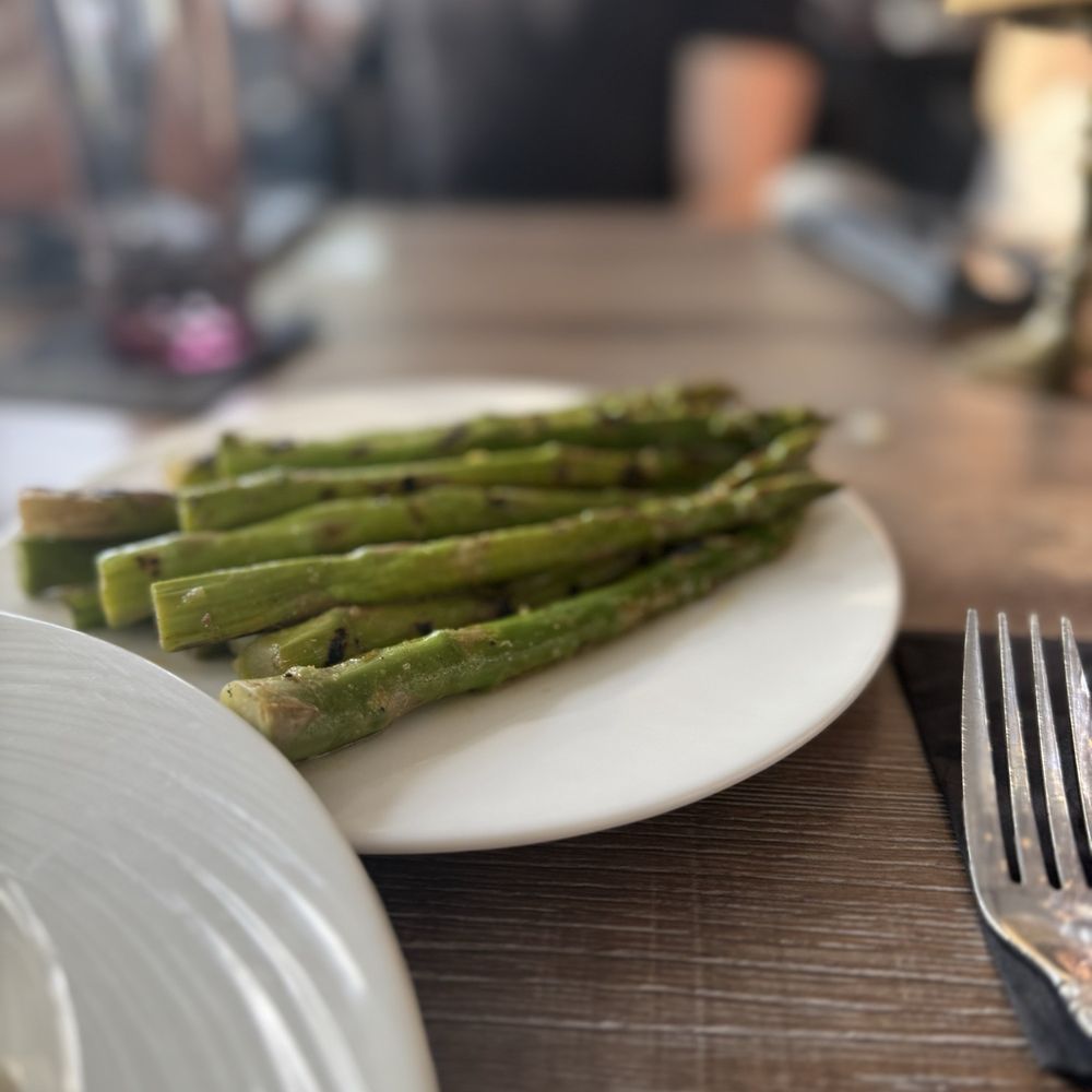 The Chapman - Asparagus side - Lounges Near Me - Winter Park, Florida The Chapman - Asparagus side - Lounges Near Me - Winter Park, Florida