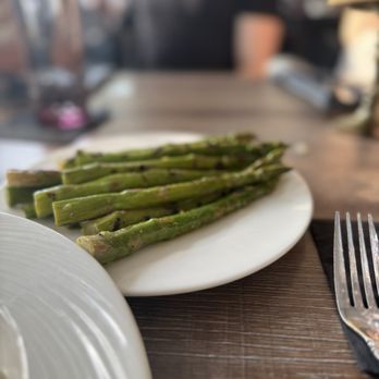 The Chapman - Asparagus side - Lounges Near Me - Winter Park, Florida The Chapman - Asparagus side - Lounges Near Me - Winter Park, Florida