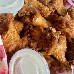 Chicken Wings served with ranch (+side of celery in included)