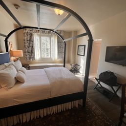 L'AUBERGE CARMEL - Updated July 2026 - 217 Photos & 179 Reviews