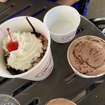 Fenton's Creamery - Ice Cream & Frozen Yogurt Near Me - Vacaville, California