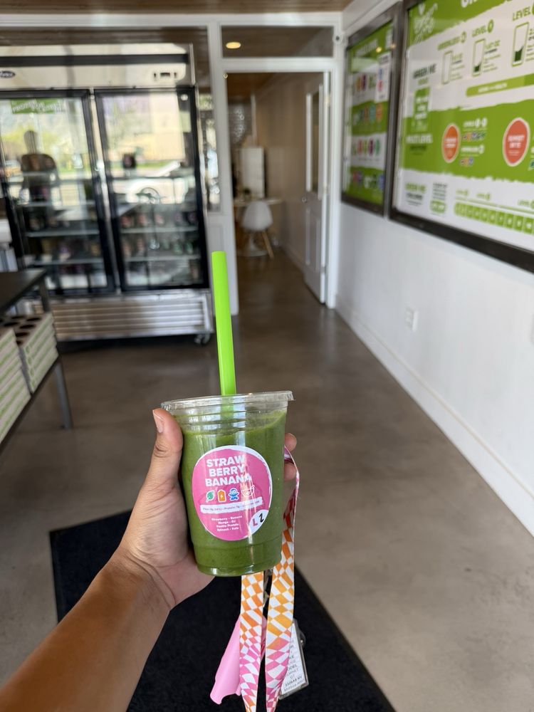 GreenMe Smoothies Logo
