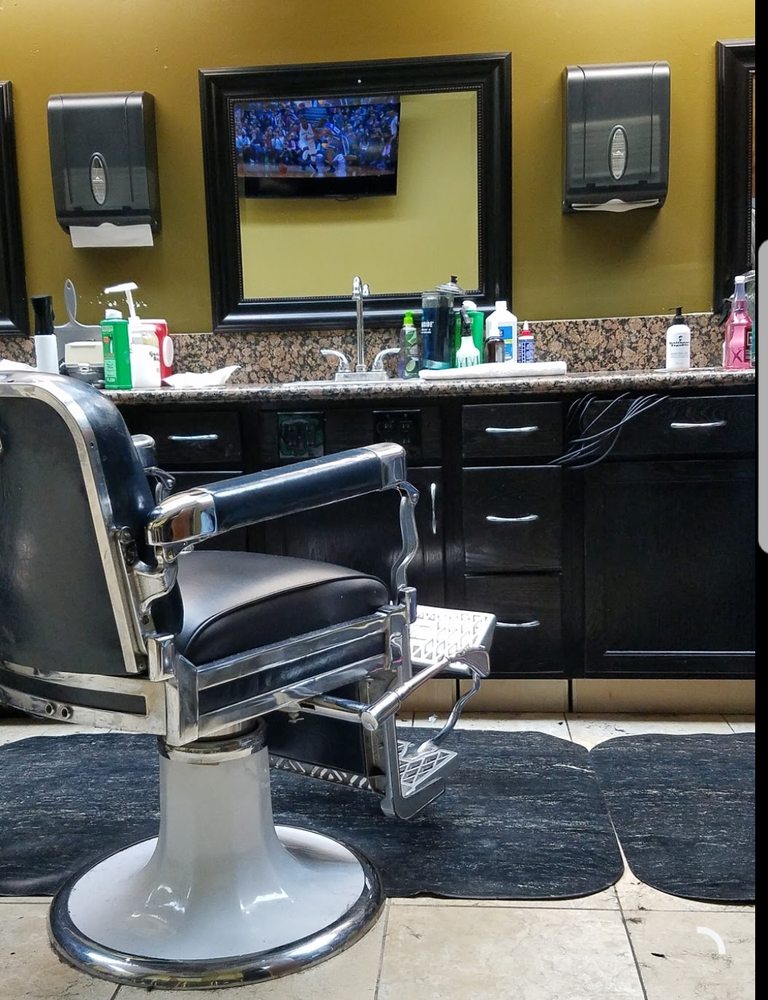ARROWHEAD BARBER SHOP CLOSED 10 Reviews 7700 W Arrowhead Towne