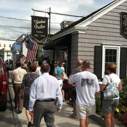 Yankee Pedlar Realtors - The big day; check-in at Yankee Pedlar to pick up rental keys is always exciting.