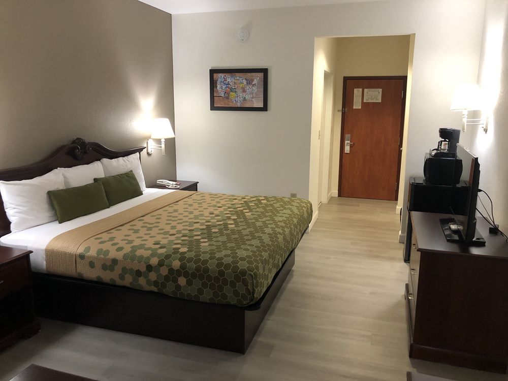 ECONO LODGE WEATHERFORD Updated September 2024 29 Photos & 17