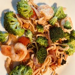 Noodles and Company - Zucchini Noodles with Shrimp and broccoli on the side.