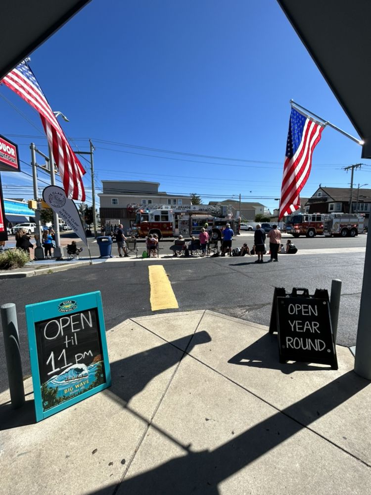 LIQUOR DOWNTOWN Updated September 2024 15 Photos & 11 Reviews 100 W Rio Grande Ave