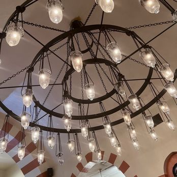 Cafe Istanbul - Gorgeous, lighting - Turkish Near Me - Columbus, Ohio
