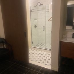Bath area, nice and clean