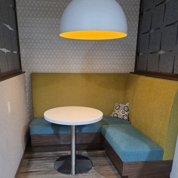 Hampton Inn by Hilton Ocoee Orlando - One of the small work/meeting spaces off the lobby - Hotels Near Me - Ocoee, Florida