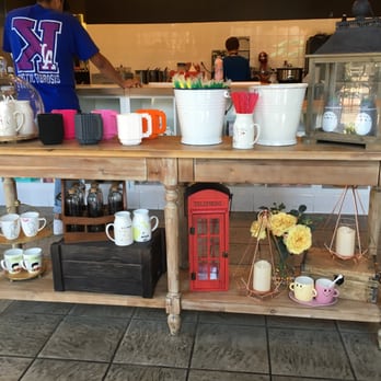 Roasting Water - Cute decor - Bubble Tea Near Me - Long Beach, California