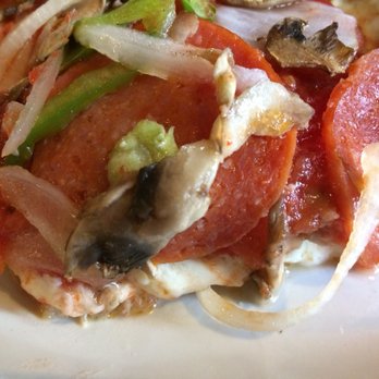 Pizzeria Uno - Pizza Near Me - Chicago, Illinois