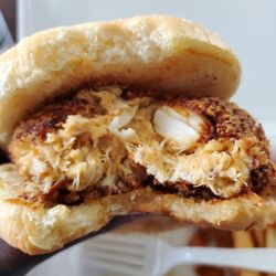 Mojo Loco - Crab Cake (close up) - July 7, 2020