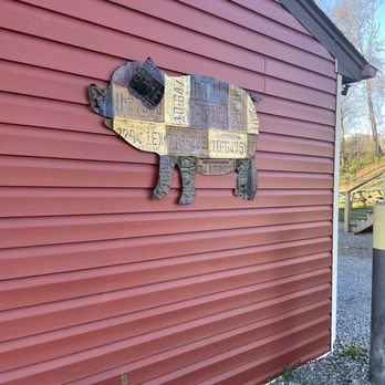 County Smoak - Outside decor - Barbeque Near Me - Lynchburg, Virginia County Smoak - Outside decor - Barbeque Near Me - Lynchburg, Virginia