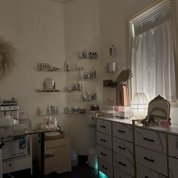 The Peel Room - Skin Care Near Me - San Diego, California