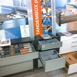 Van Raemdonck & Co