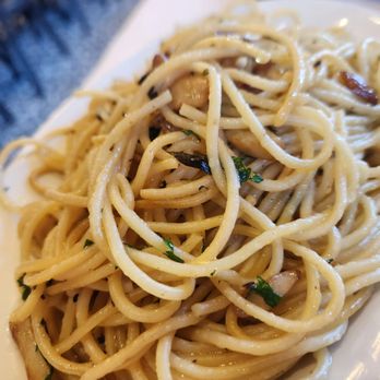 Patrizia's Of Maspeth - Spaghetti with garlic and oil - Italian Near Me - Maspeth, New York Patrizia's Of Maspeth - Spaghetti with garlic and oil - Italian Near Me - Maspeth, New York