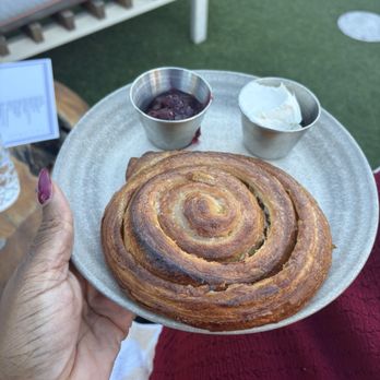 Videre - Cinnamon swirl w/jam and butter - Bars Near Me - Los Angeles, California
