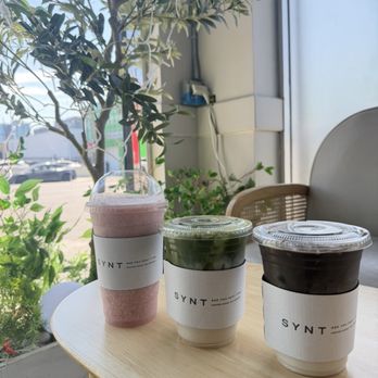 SYNT Coffee - Strawberry Nana Shake, Matcha latte, & Hojicha Latte - Coffee & Tea Near Me - Los Angeles, California