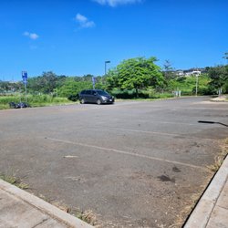 Kahiwelo Park - parking lot