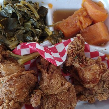 The Greasy Spoon - 5 cajun wings with greens and Garlic Mashed - Soul Food Near Me - Houston, Texas