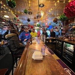 Grovers Bar & Grill - Bar area. Wrecks.