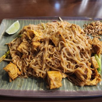 Thai Kitchen By 100 - Thai Near Me - Hixson, Tennessee