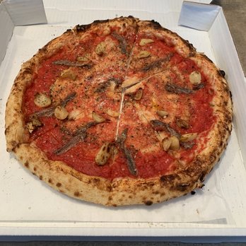 Francesca’s Brick Oven Pizzeria - Originale Napoletana pizza with anchovies.  Excellent! - Pizza Near Me - Brownstown, Michigan