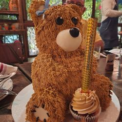 Jen's Bake Shop - Bear cake