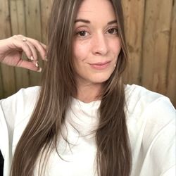 Melrose and McQueen Salon - Perfect, subtle layers and sun kissed touches