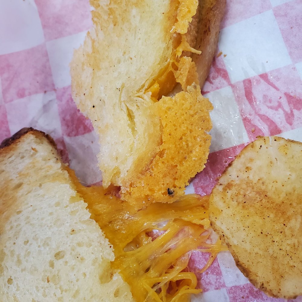 Love the crusty cheese bits that ooze out during cooking Love the crusty cheese bits that ooze out during cooking