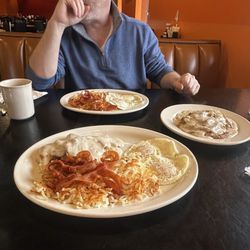 Rowlett Cafe - Biscuit and gravy, crispy hashbrowns, easy eggs and bacon!