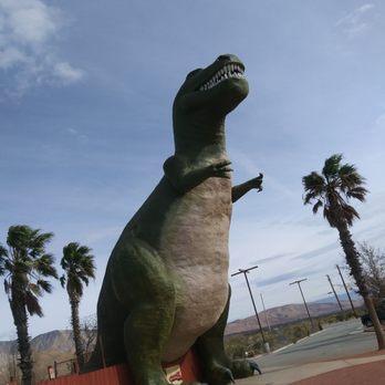Cabazon Dinosaurs - Museums Near Me - Cabazon, California