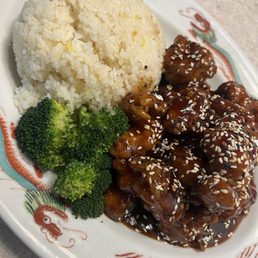sesame chicken w/ egg fried rice