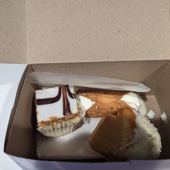 Alpine Pastry Shoppe - Bakeries Near Me - Smithtown, New York