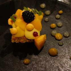 Les Gribaumonts - Dacquoise pistache  / citron / mangue / meringue croquante