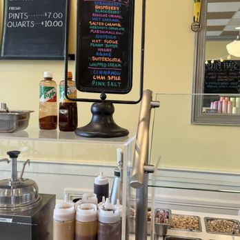 Sweetspot Yogurt - Great variety of sauces. Hot Fudge is always my favorite - Ice Cream & Frozen Yogurt Near Me - Longview, Washington