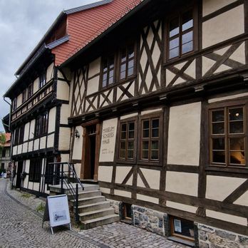 Schiefes Haus - Eingang - Landmarks & Historical Buildings Near Me - Wernigerode, ST