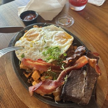 Pradera Brunch - Apple wood skillet - Breakfast & Brunch Near Me - Baldwin Park, California