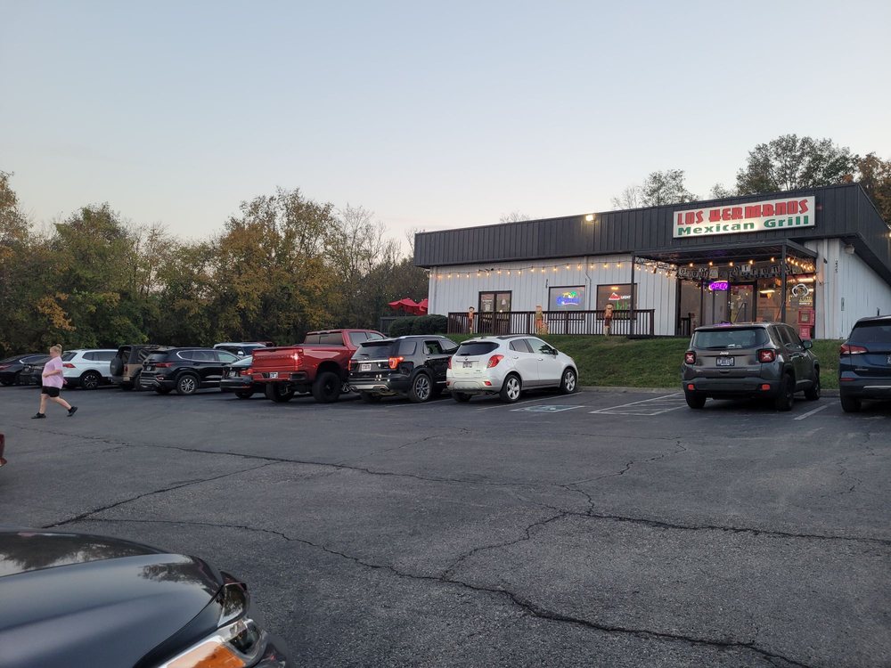 Los Hermanos Mexican Grill