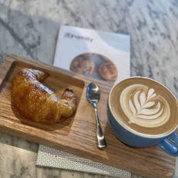 A Family - Media luna & café con leche - Bakeries Near Me - Cooper City, Florida