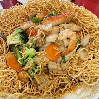 Saigon Palace - a plate of noodles with shrimp, broccoli and carrots - Vietnamese Near Me - Charlotte, North Carolina Saigon Palace - a plate of noodles with shrimp, broccoli and carrots - Vietnamese Near Me - Charlotte, North Carolina
