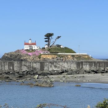 Battery Point Lighthouse - Beautiful, historical Battery Point Lighthouse - Landmarks & Historical Buildings Near Me - Crescent City, California