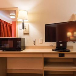 Motel 6 - Television