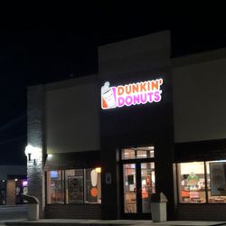Dunkin' - Store front