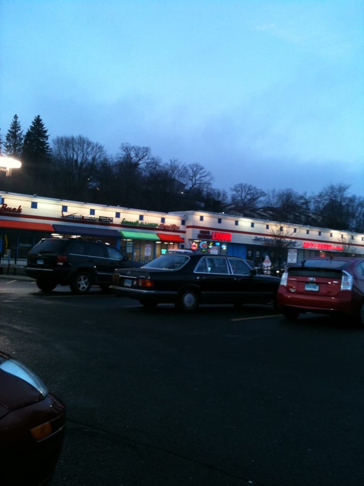 FONT’S DISCOUNT LIQUOR Updated July 2024 49 Pershing Dr, Derby