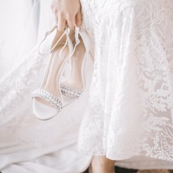 Mai's Alterations - We are specialized in wedding dresses and bridesmaid dresses.