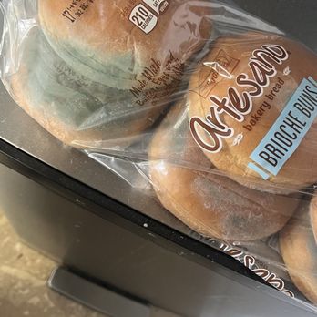 Grocery Outlet - this bread got moldy after 2 days of buying it a week before the expiration date - Grocery Near Me - Spring Valley, California